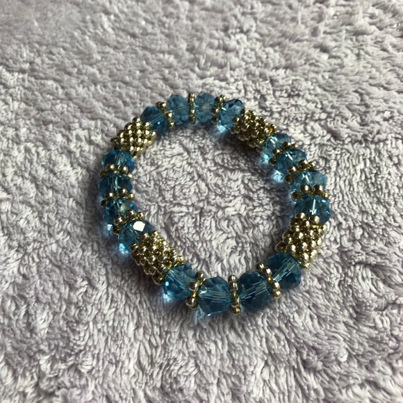 Sparkling stretchy Light Blue & Silver Bracelet - Picture 1 of 4